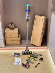 Dyson vacuum cleaner（V15）